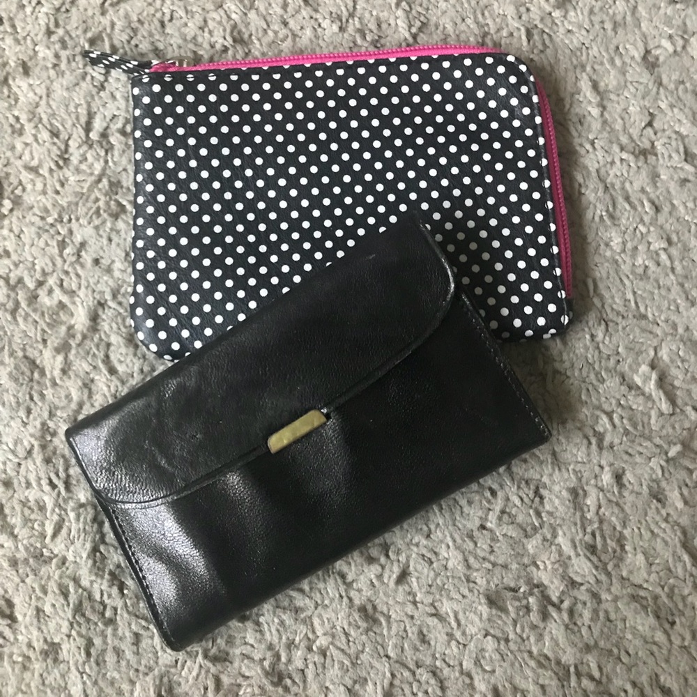 Bundle two wallets one leather and one vinyl.